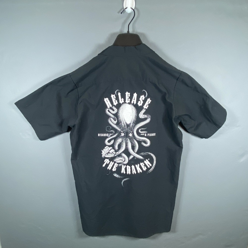 Red Kap Work Shirt Men's M Black "Release the Kraken" The Kraken Spiced Rum - Picture 7 of 7